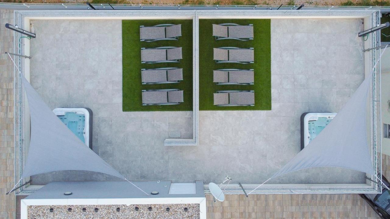 Number One Apartments Vir Exterior photo